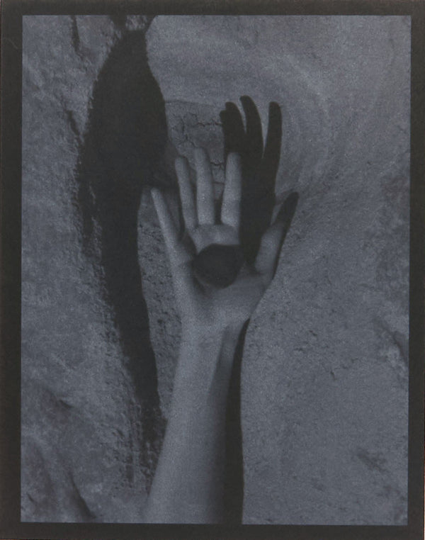 Les yeux fermés